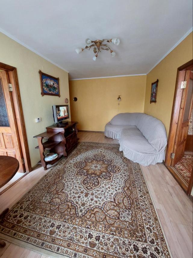 Apartment On Voli Avenue 21 Lutsk Luaran gambar