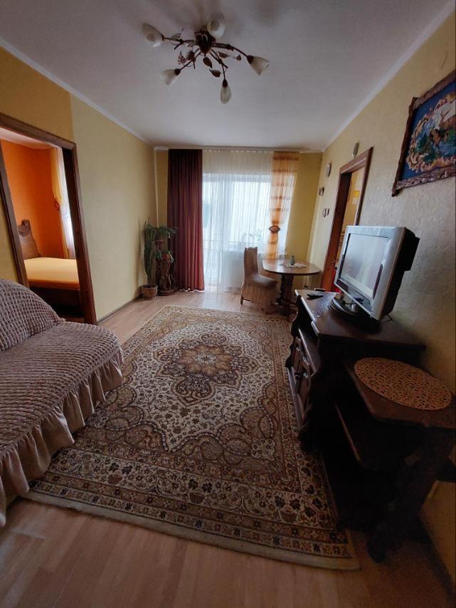 Apartment On Voli Avenue 21 Lutsk Luaran gambar