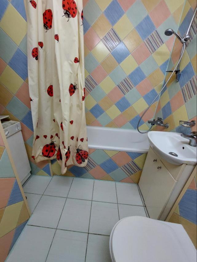 Apartment On Voli Avenue 21 Lutsk Luaran gambar